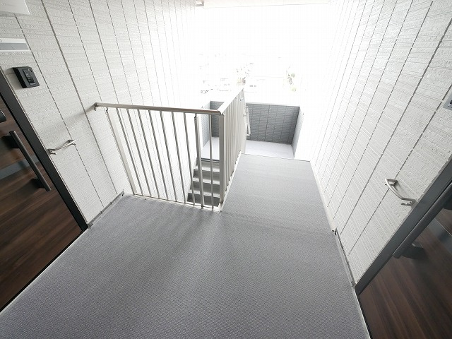 ルーエ（大安寺）のその他共用部分|共用階段です