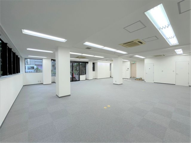 内山ビルの内装