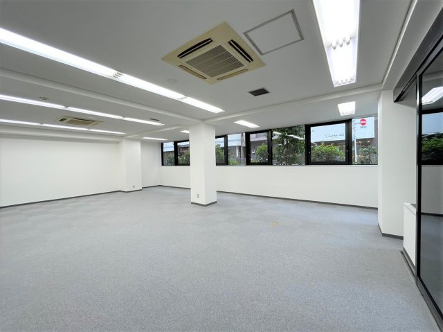 内山ビルの内装