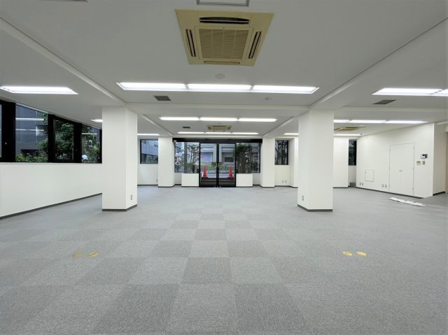 内山ビルの内装
