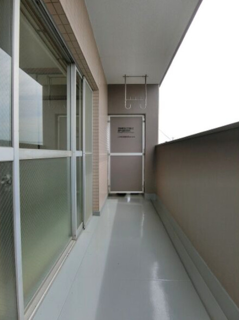 サンライズ荒木駅前【キャッシュバック対象物件】のバルコニー|バルコニー付きです