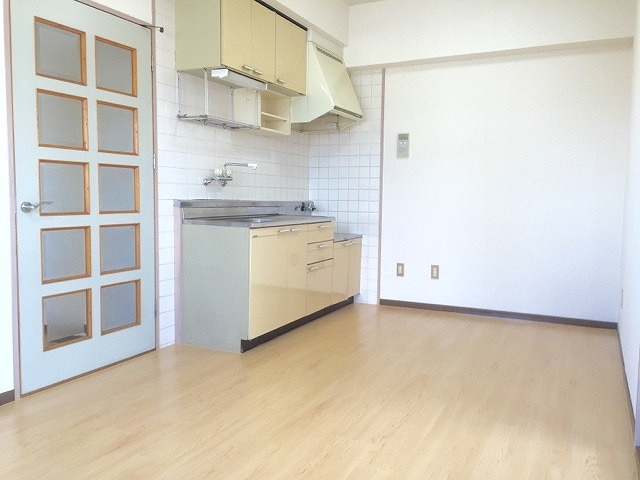 サンライズ荒木駅前【キャッシュバック対象物件】の居間・リビング|使いやすいリビングです