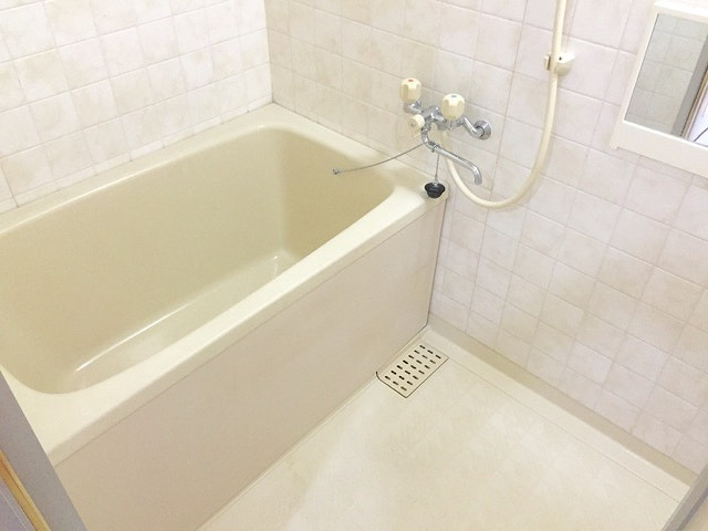 サンライズ荒木駅前【キャッシュバック対象物件】の浴室|お風呂で日々の疲れを落としましょう