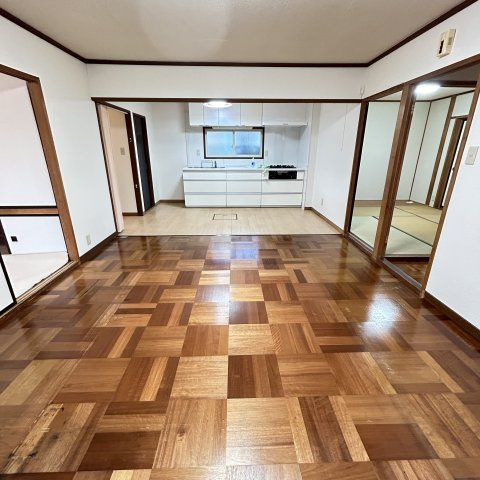 室蘭市白鳥台5丁目40-11戸建の居間・リビング