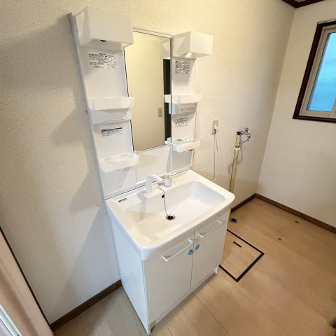 室蘭市白鳥台5丁目40-11戸建の洗面所