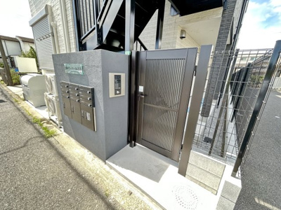 【エントランス】 | ラフィーナー海老名