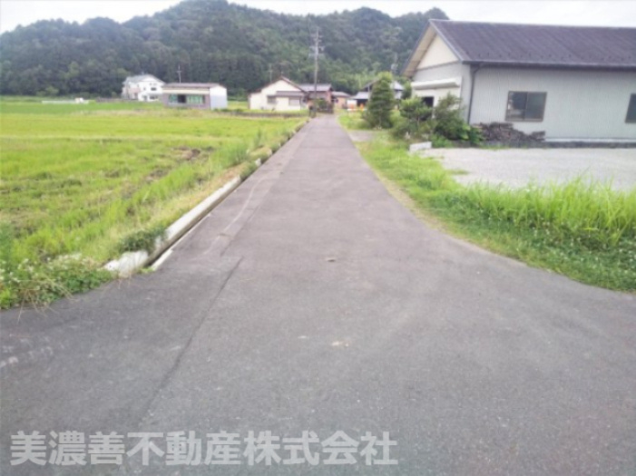 ６１２２５　岐阜市北野西土地の前面道路含む現地写真