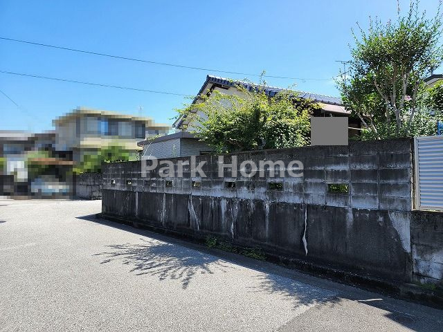 高知市瀬戸東町3丁目　中古戸建ての前面道路含む現地写真|2023.7月末：現況