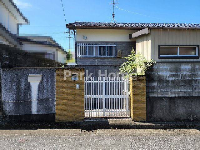 高知市瀬戸東町3丁目　中古戸建ての玄関|2023.7月末：現況