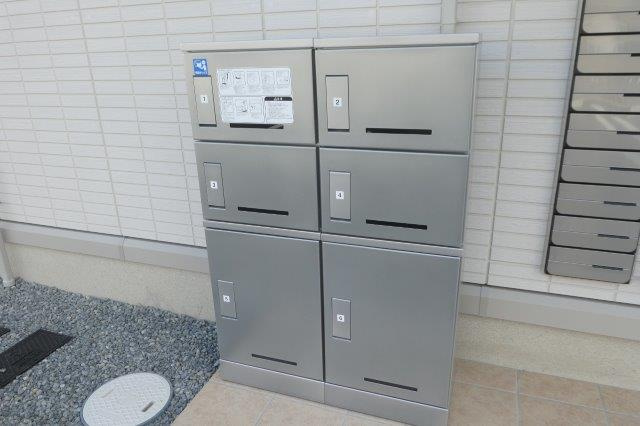 HOPE LODGE Jのその他共用部分|宅配ボックス完備。
