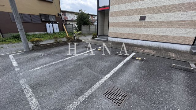 レオパレス柚の駐車場