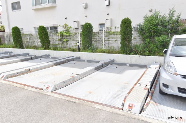 インプルーブ緑地公園　仲介手数料無料の駐車場