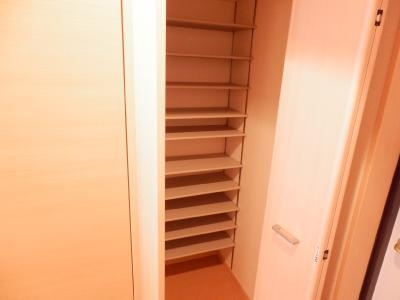 アビタシオンオンズアンの収納|シューズＢＯＸ・玄関収納