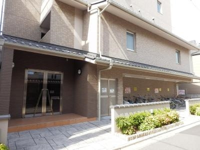 アビタシオンオンズアンのエントランス