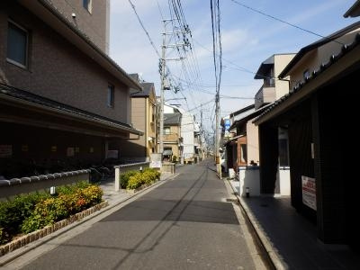 アビタシオンオンズアンの周辺|前面道路