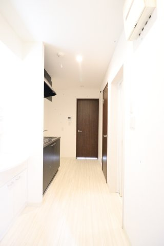 Ambition本千葉のキッチン|落ち着いた色調の洋室です