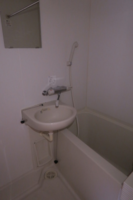 【キッチン】 | プレストアイディ秋葉原 | 新御徒町の賃貸物件。
「プレストアイディ秋葉原」のことなら(株)メイワ・エステートへ