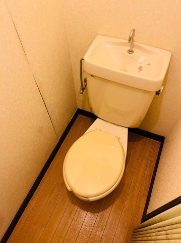 仲介手数料０円！！サンニシキのトイレ