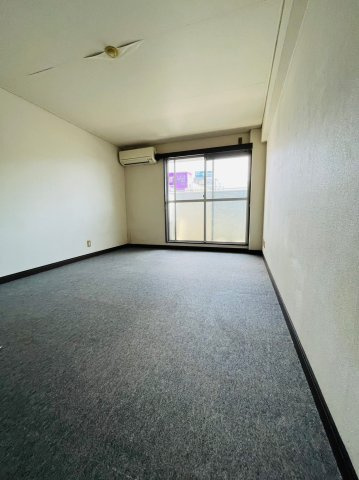 仲介手数料０円！！サンニシキの居間・リビング