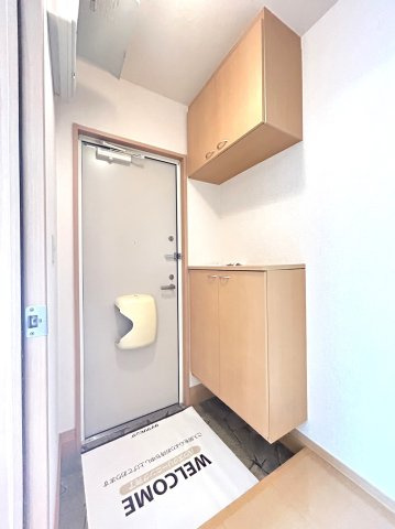 ローズコートヤマダBの玄関