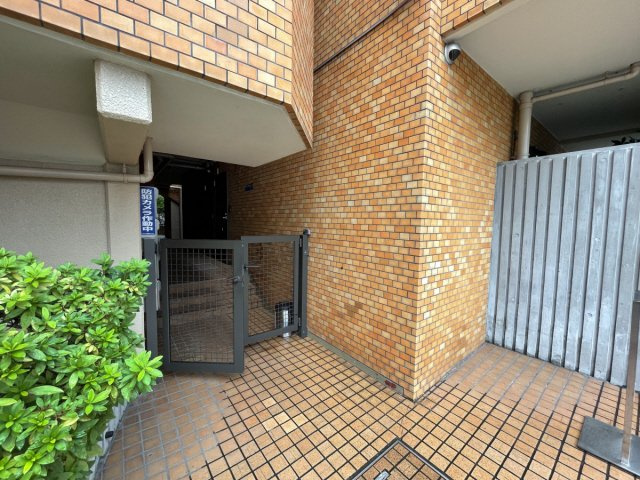 ライオンズマンション本山第5のエントランス