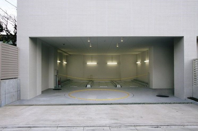 【駐車場】エスティメゾン都立大学