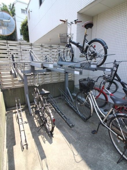 【その他共用部分】エスティメゾン都立大学