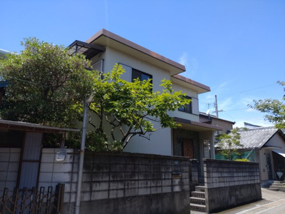 【外観】 | 高知市日の出町　中古売家　6DK | 車庫・南庭あり