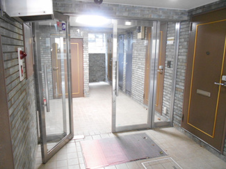 ★建物入り口★
