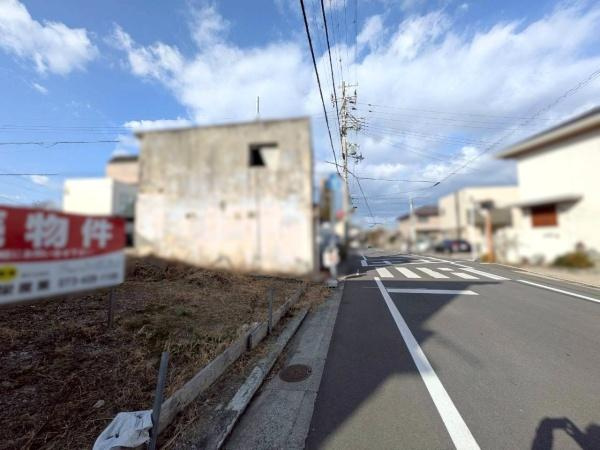 和歌山市松ケ丘1丁目　土地の前面道路含む現地写真