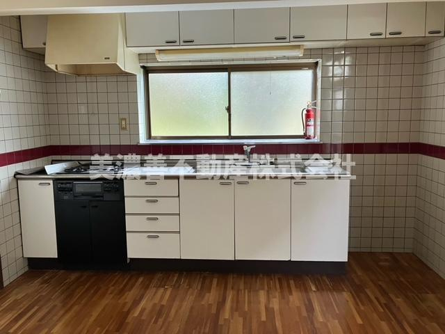 ６１２９６　岐阜市粟野中古戸建てのキッチン