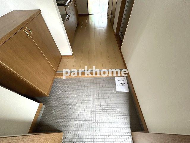 メゾン・ブルームの玄関|落ち着いた玄関です