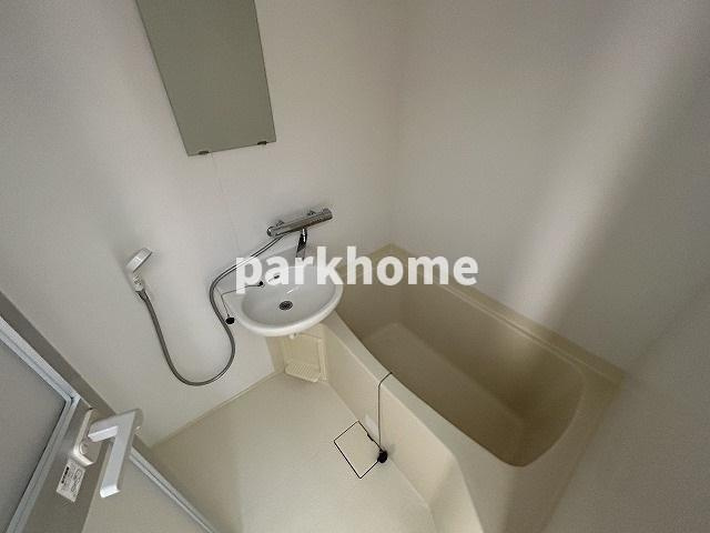 メゾン・ブルームの浴室|落ち着いた空間のお風呂です