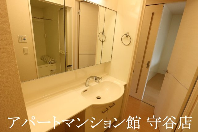 エクセルハイムヤマセイの独立洗面台
