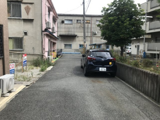 【前面道路含む現地写真】