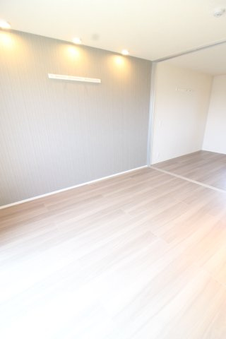ヴェルドミール伍番館の居間・リビング|別号室の同仕様の参考写真です。