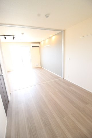 ヴェルドミール伍番館の洋室|別号室の同仕様の参考写真です。