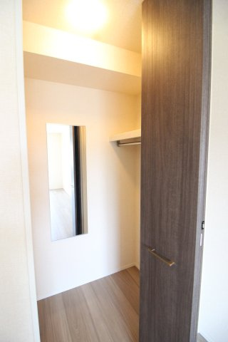 ヴェルドミール伍番館の収納|別号室の同仕様の参考写真です。