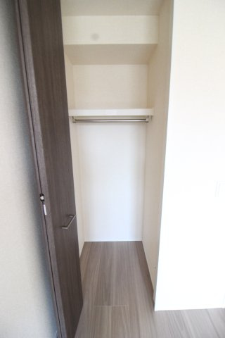 ヴェルドミール伍番館の収納|別号室の同仕様の参考写真です。