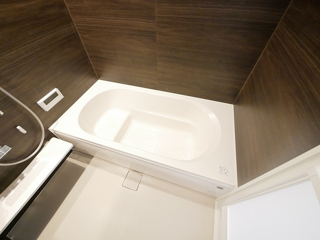 ルーエ（大安寺）の浴室|落ち着いた空間のお風呂です