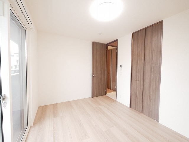 ルーエ（大安寺）の洋室|広々とした洋室です