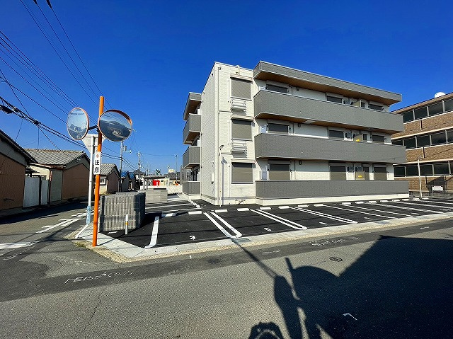 ルーエ（大安寺）の駐車場|カースペースがあります