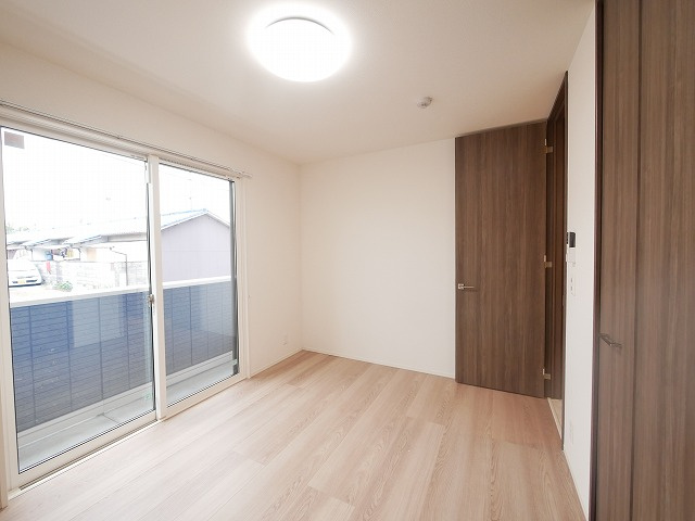 ルーエ（大安寺）の洋室|ゆとりの広さです