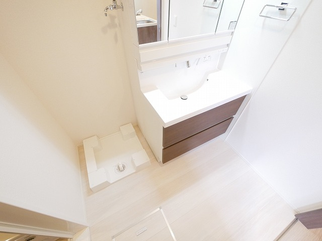 ルーエ（大安寺）の洗面所|スペースが確保できる洗面所です