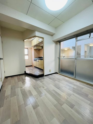 仲介手数料０円！！景雲橋ハイツの居間・リビング