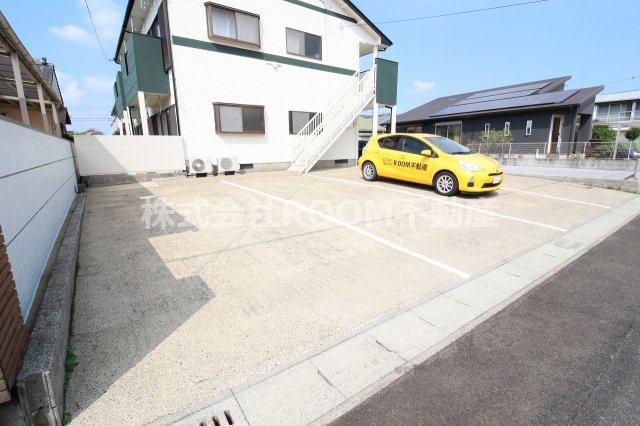 ガーデンR７の駐車場|駐車場があります