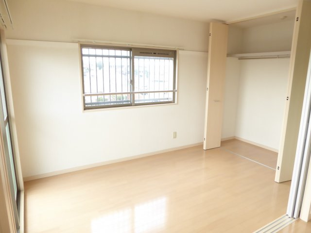 ロイヤルステージ21の洋室