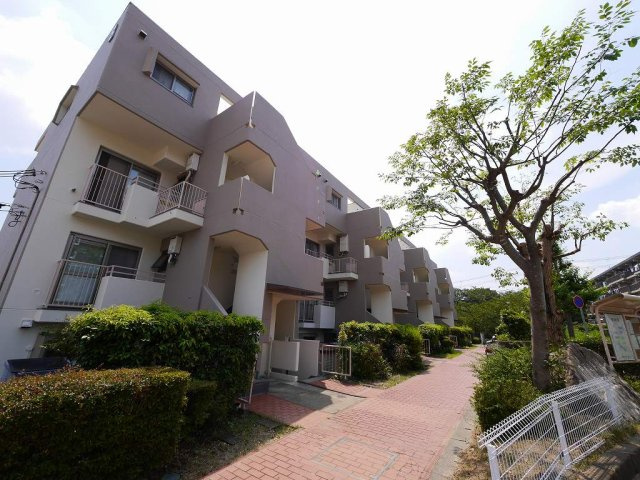 鈴蘭泉台第二住宅8号棟の外観