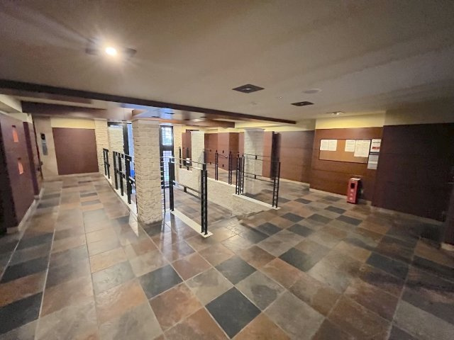 アクロス春日プレジールのエントランス