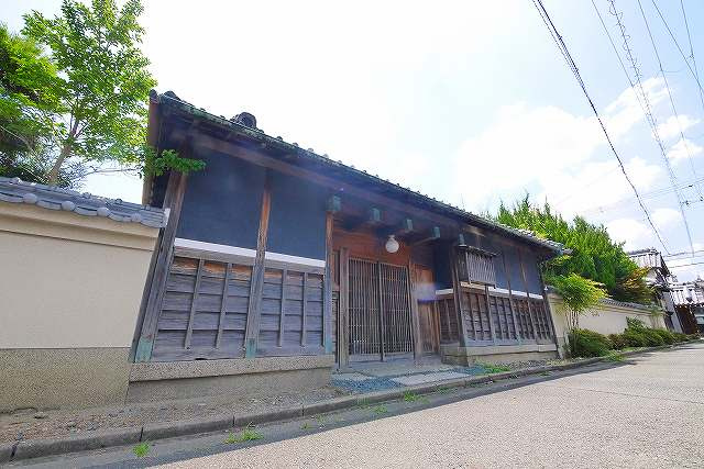 奈良市杏町テナントの外観